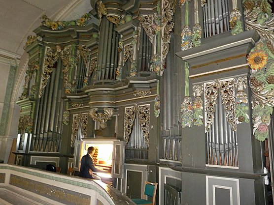 Zwei Mal für die Orgel (Foto: Karl-Heinz Herrmann) Zwei Mal für die Orgel (Foto: Karl-Heinz Herrmann)