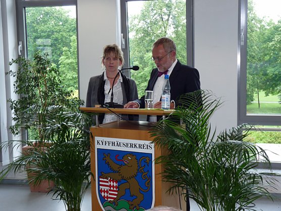 Verpflichtung vorgenommen (Foto: Karl-Heinz Herrmann)