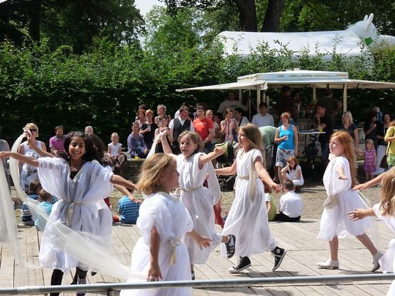 Mit Fest kam die Sonne (Foto: Karl-Heinz Herrmann)