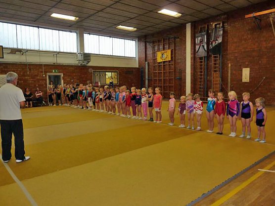 Am Start die J&uuml;ngsten (Foto: Karl-Heinz Herrmann)