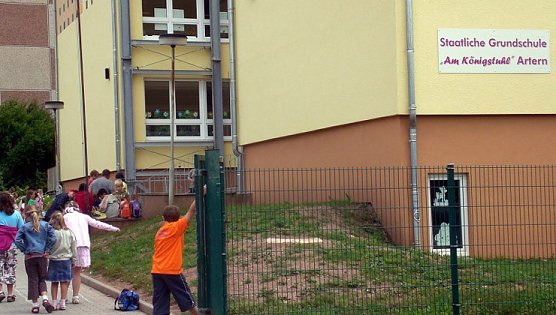 Grundschule "Am Königsstuhl" (Foto: Klaus Henze, Artern) Grundschule "Am Königsstuhl" (Foto: Klaus Henze, Artern)