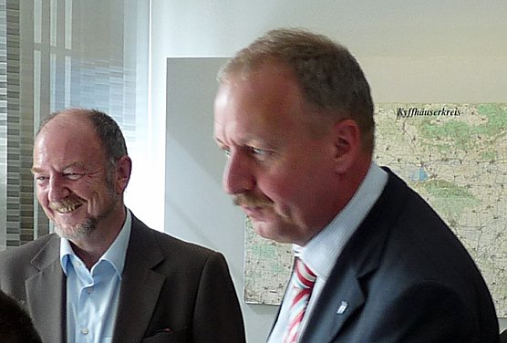 Geld f&uuml;r Kirche (Foto: Karl-Heinz Herrmann)