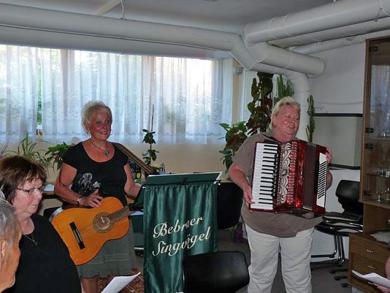 Sommerliches Fest (Foto: Karl-Heinz Herrmann) Sommerliches Fest (Foto: Karl-Heinz Herrmann)