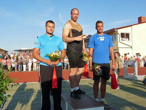 Deutsche Jahresbestzeit (Foto: Karl-Heinz Herrmann) Deutsche Jahresbestzeit (Foto: Karl-Heinz Herrmann)