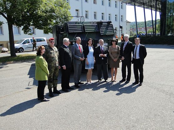 Staatssekret&auml;r bei Bundeswehr (Foto: Bundeswehr)