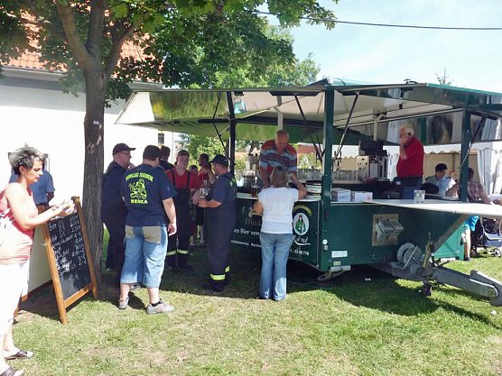 Heiße Wettkämpfe (Foto: Karl-Heinz Herrmann) Heiße Wettkämpfe (Foto: Karl-Heinz Herrmann)