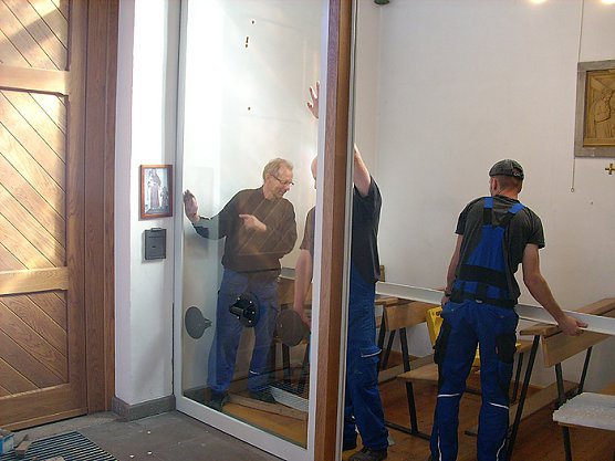 Verbesserung in der Kirche (Foto: Karl-Heinz Herrmann)