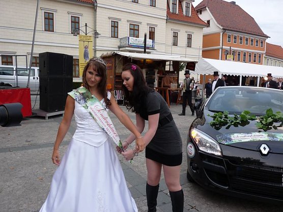 Weinfest er&ouml;ffnet (Foto: Karl-Heinz Herrmann)