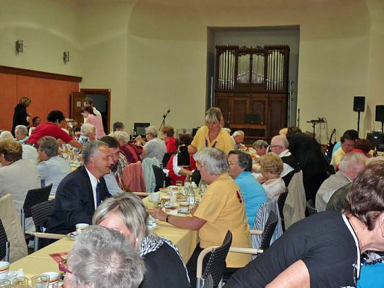 Wieder Treff der Generationen (Foto: Karl-Heinz Herrmann)