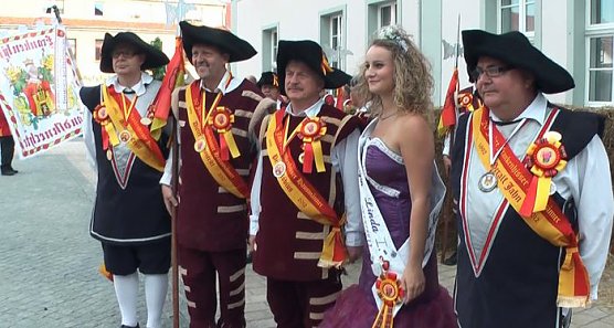Jubil&auml;umsumzug durch Frankenhausen (Foto: Karl-Heinz Herrmann)