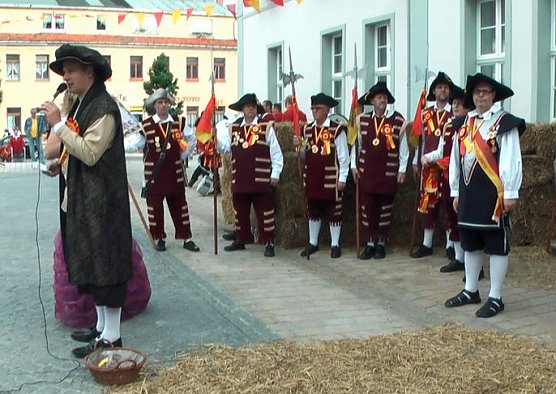 Jubil&auml;umsumzug durch Frankenhausen (Foto: Karl-Heinz Herrmann)