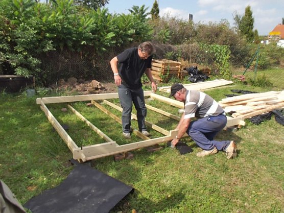 Kita Laube wird aufgebaut (Foto: Thomas Leipold)