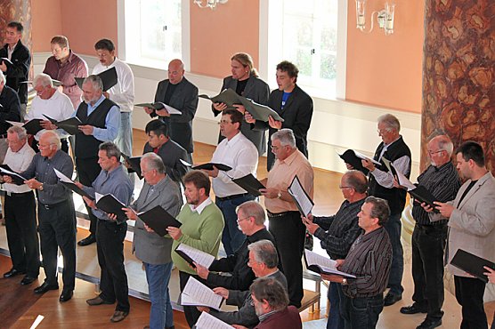 M&auml;nnerchor modern (Foto: Landesmusikakademie)