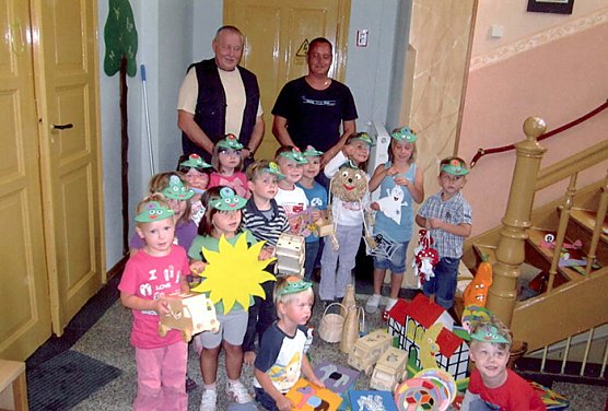 Große Geschenkekiste (Foto: Kita Sonnenschein) Große Geschenkekiste (Foto: Kita Sonnenschein)