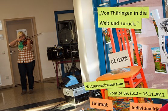 At home – Wir suchen Euch! (Foto: Stadtjugendring) At home – Wir suchen Euch! (Foto: Stadtjugendring)