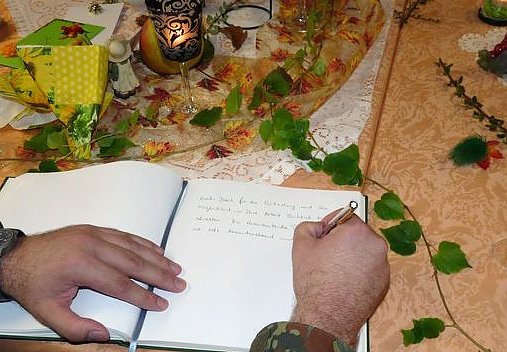 Kleine Einweihung (Foto: Karl-Heinz Herrmann)