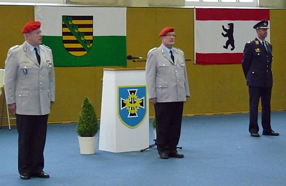 Abschied mit Tr&auml;nen (Foto: Karl-Heinz Herrmann)