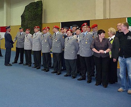Abschied mit Tr&auml;nen (Foto: Karl-Heinz Herrmann)