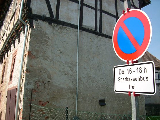 Parkplatz Sparkassenbus (Foto: Karl-Heinz Herrmann) Parkplatz Sparkassenbus (Foto: Karl-Heinz Herrmann)