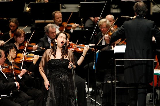 Elena Puszta beim Konzert (Foto: M. Heyde)