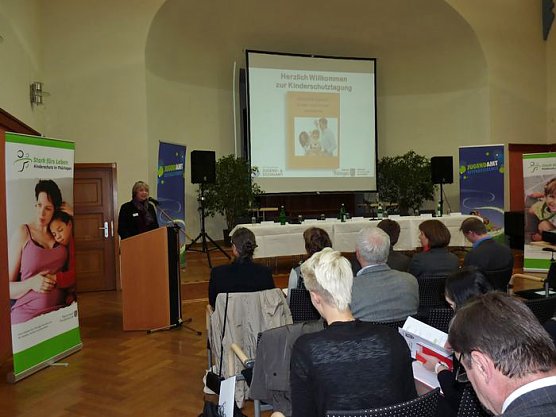 Kinder sind immer anwesend (Foto: Karl-Heinz Herrmann)