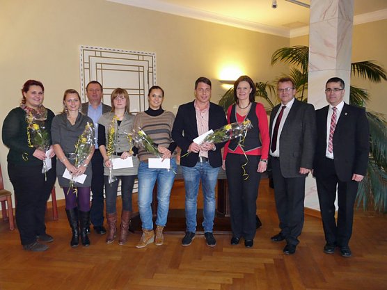 Zu Leistungen gratuliert (Foto: Landratsamt Kyffh&auml;userkreis)