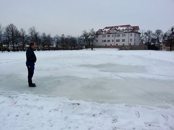 Wenig erfreut (Foto: Karl-Heinz Herrmann) Wenig erfreut (Foto: Karl-Heinz Herrmann)