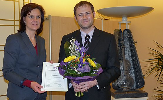 Ernennungsurkunde erhalten (Foto: Karl-Heinz Herrmann) Ernennungsurkunde erhalten (Foto: Karl-Heinz Herrmann)