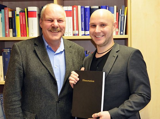 Kaufmann mit Dissertation (Foto: FHN)