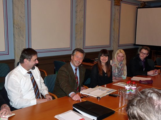 Fachsimpelei unter Experten (Foto: Karl-Heinz Herrmann) Fachsimpelei unter Experten (Foto: Karl-Heinz Herrmann)