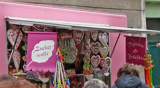 Oster- oder doch Weihnachtsmarkt? (Foto: Karl-Heinz Herrmann)