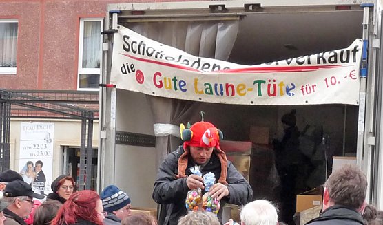 Oster- oder doch Weihnachtsmarkt? (Foto: Karl-Heinz Herrmann)