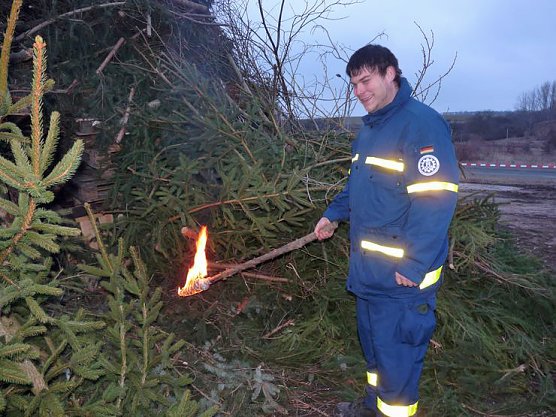 Es ist gez&uuml;ndet (Foto: Karl-Heinz Herrmann)