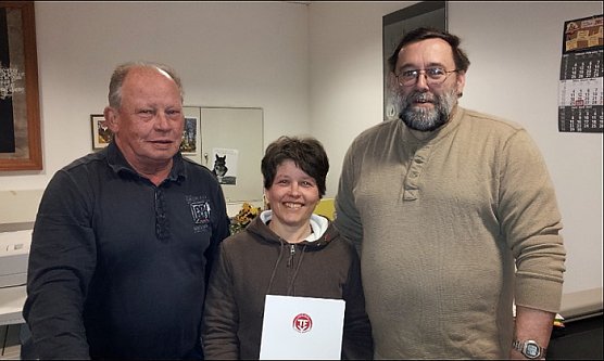 Ehrennadel erhalten (Foto: Michael Fricke)