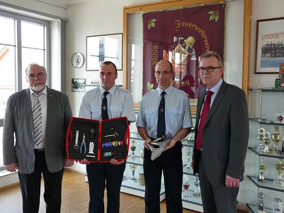 Zum besseren T&uuml;ren &ouml;ffnen (Foto: Karl-Heinz Herrmann)