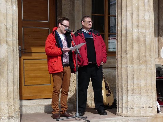 Gute Arbeit. Sichere Rente. Soziales Europa. Das ist das diesj&auml;hrige Motto des DGB. Erstmalig hatte der im Oktober neugegr&uuml;ndete DGB Kyffh&auml;userkreis ab 9 Uhr zu seiner ersten Maifeier auf dem Markt vo (Foto: Karl-Heinz Herrmann)