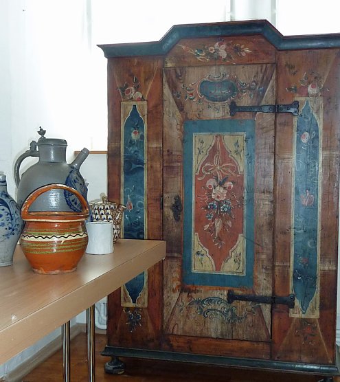 Bunt bemalt und fein gestickt… (Foto: Regionalmuseum Bad Frankenhausen) Bunt bemalt und fein gestickt… (Foto: Regionalmuseum Bad Frankenhausen)