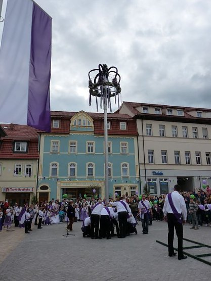 Fliederkrone gesetzt (Foto: Karl-Heinz Herrmann)