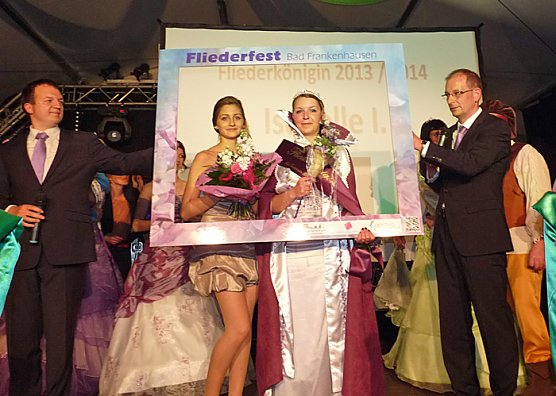 Neue Fliederkönigin gewählt (Foto: Karl-Heinz Herrmann) Neue Fliederkönigin gewählt (Foto: Karl-Heinz Herrmann)