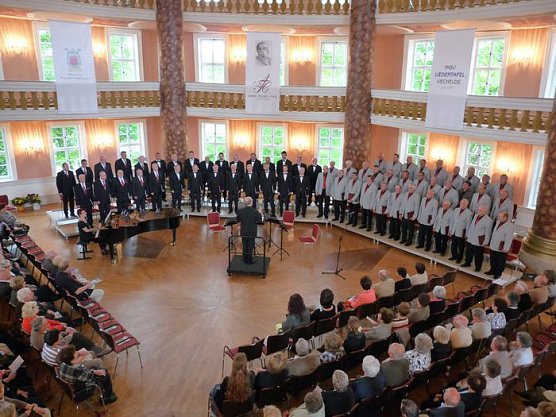 Nachtgesang im Walde (Foto: Karl-Heinz Herrmann)