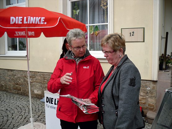Steinke im B&uuml;rgergespr&auml;ch (Foto: Wahlkreisb&uuml;ro Kersten Steinke)