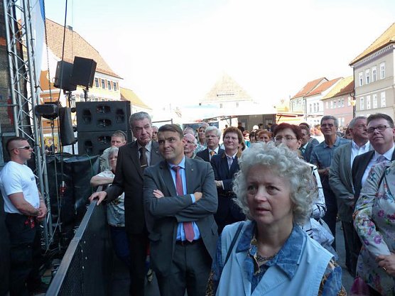 Ehrengabe erhalten (Foto: Karl-Heinz Herrmann) Ehrengabe erhalten (Foto: Karl-Heinz Herrmann)