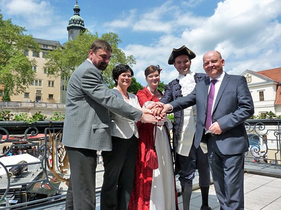 Friedenstauben &uuml;ber Sondershausen (Foto: Karl-Heinz Herrmann)