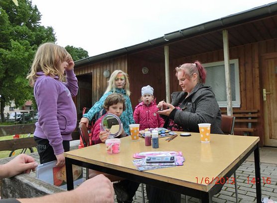 Kindertagsfest in Steinthaleben (Foto: Sabine Axt)