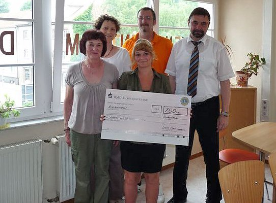 Spende f&uuml;r Pflegestammtisch (Foto: Karl-Heinz Herrmann)