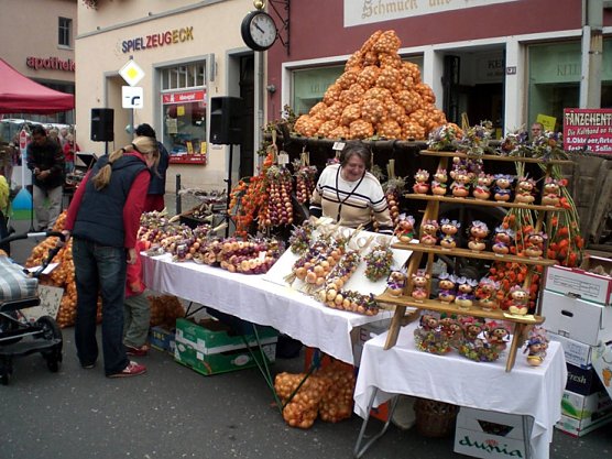 Zwiebelmarkt Artern (Foto: Klaus Henze, Artern) Zwiebelmarkt Artern (Foto: Klaus Henze, Artern)