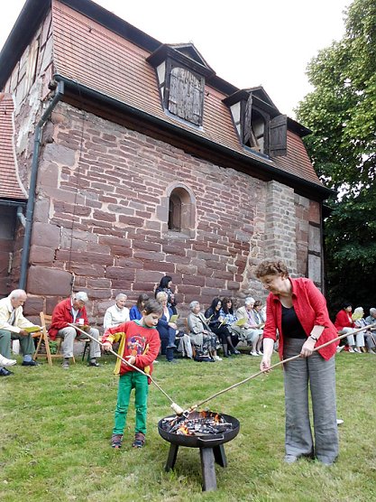 Feuer zum Johannistag (Foto: Zimmer/Keller) Feuer zum Johannistag (Foto: Zimmer/Keller)