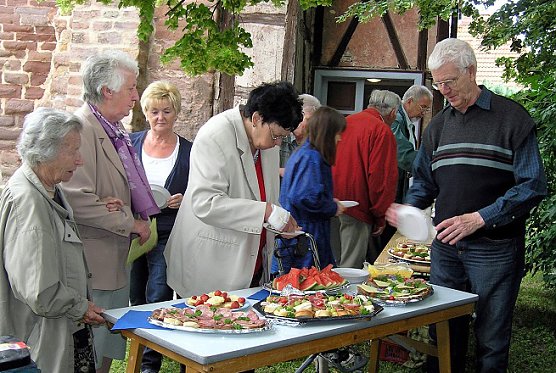 Feuer zum Johannistag (Foto: Zimmer/Keller) Feuer zum Johannistag (Foto: Zimmer/Keller)