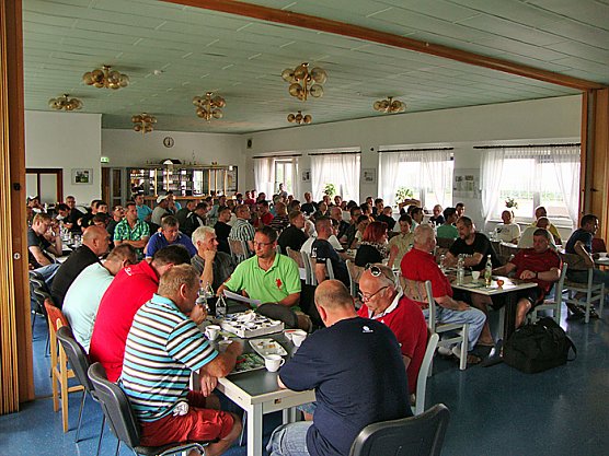 Saisoneröffnung der Schiedsrichter (Foto: Michael Fricke) Saisoneröffnung der Schiedsrichter (Foto: Michael Fricke)