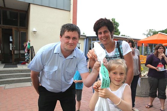 Katastrophensch&uuml;tzer &uuml;bergaben Spende (Foto: G&uuml;nter Herting)